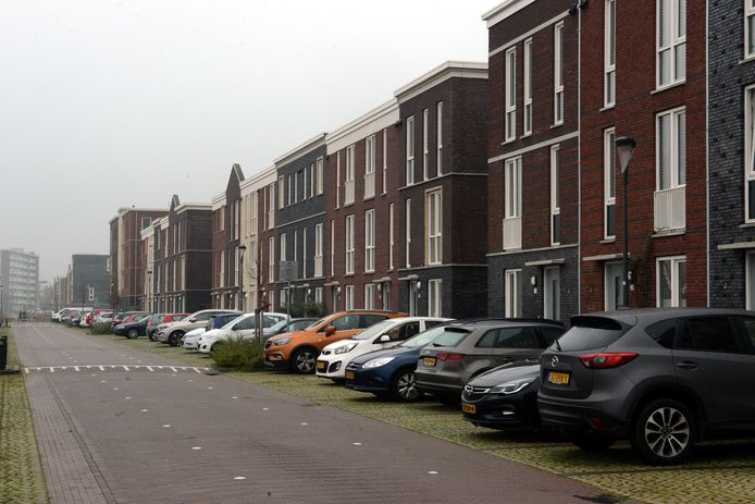 Ook in Rijswijk Buiten staan de straten vol met blik.