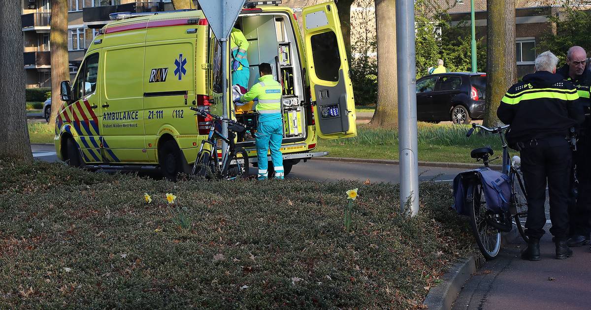 Fietsster naar ziekenhuis na aanrijding met automobiliste in Oss.