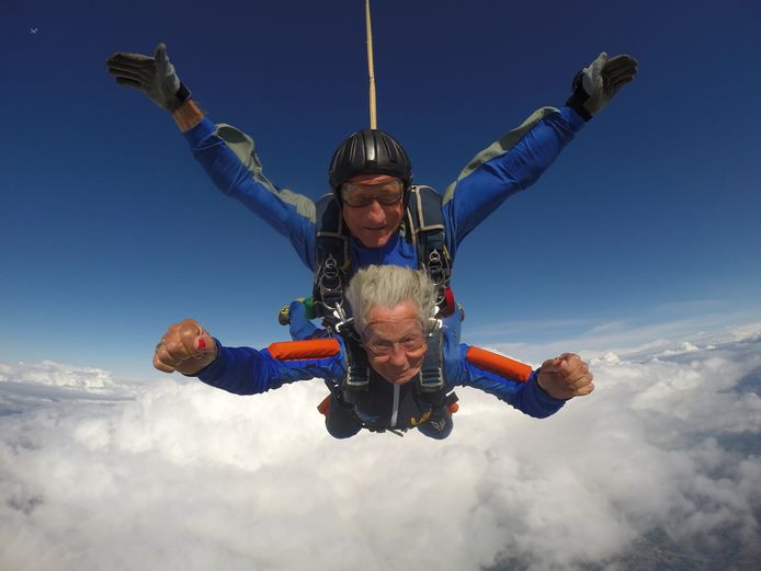 Eentje om in te kaderen: Josée zweeft boven de wolken.