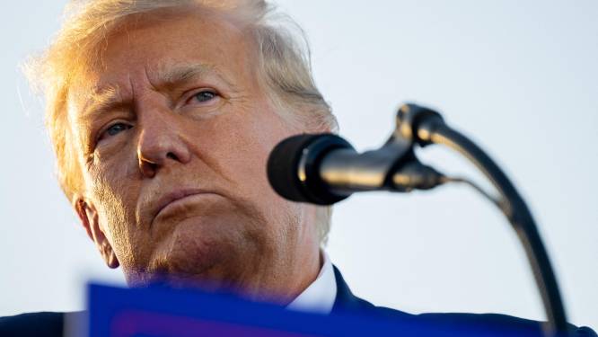 Trump nie tout délit dans l’affaire Stormy Daniels: “Je n’ai jamais aimé ‘tête de cheval’”