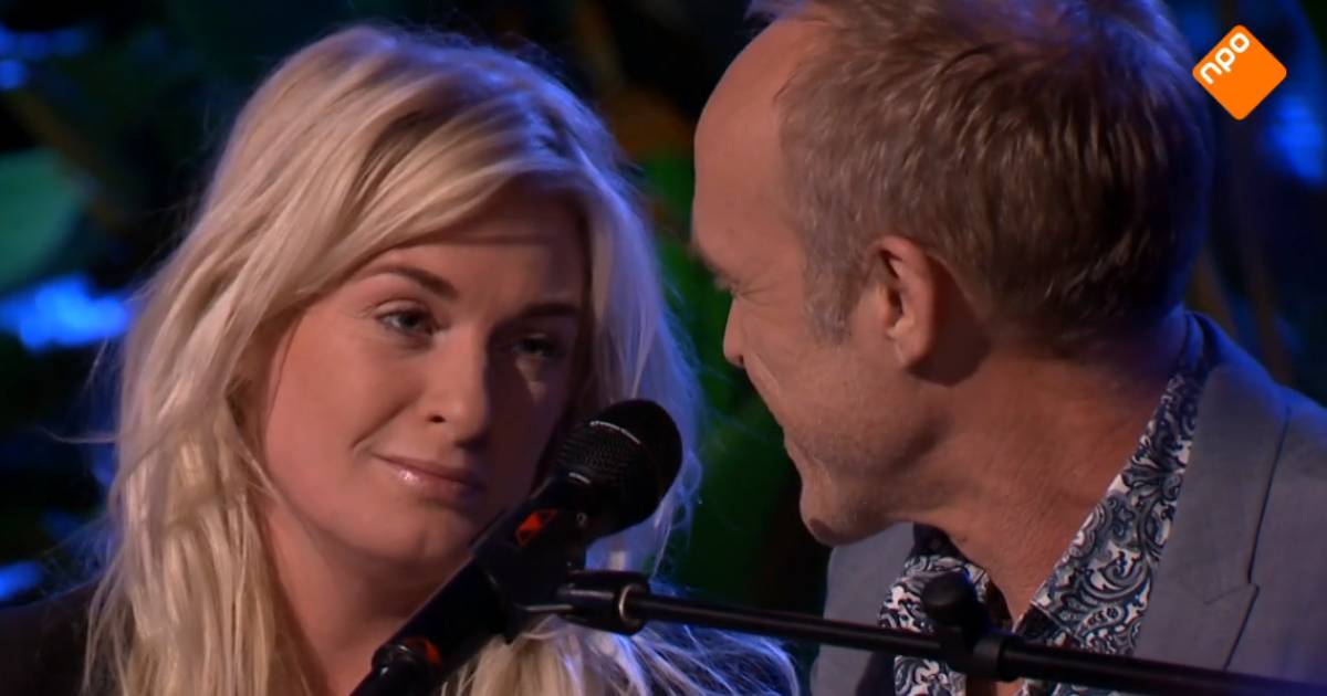 Sanne Hans En Stef Bos Op 1 In Hitlijst Na Verpletteren Collega S Weergaloos Eind Show Bd Nl Hierin nam zij de vocalen voor haar rekening en speelde ze gitaar, naast inge van calkar (gitaar en vocalen) en ilse gerritsen. sanne hans en stef bos op 1 in hitlijst