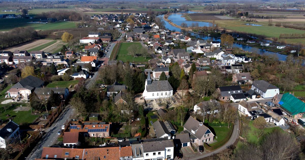 Groeten uit Rhenoy, het dorpje in de Betuwe is geliefd bij toeristen én ooievaars
