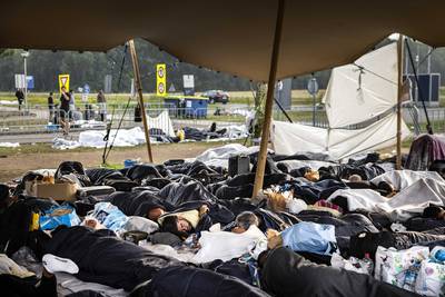 Dringende oproep vijf fracties: open in Enschede azc-locaties voor 500 asielzoekers
