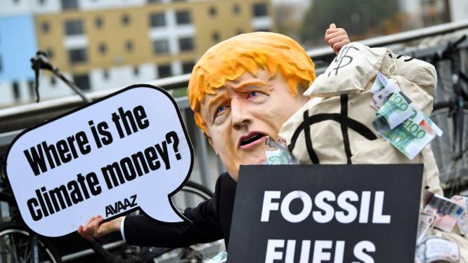 Klimaatdemonstranten ook tijdens laatste momenten COP26 in actie