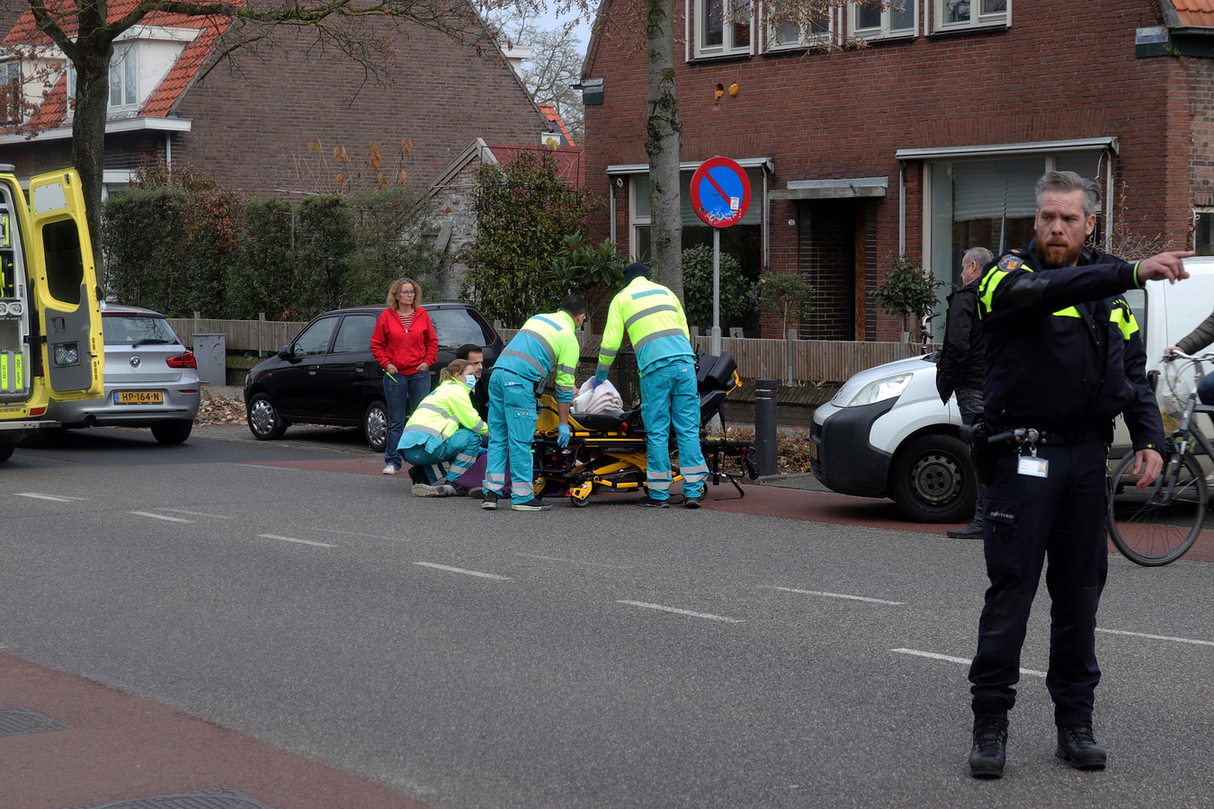 Fietsster gewond bij aanrijding Waalwijk.