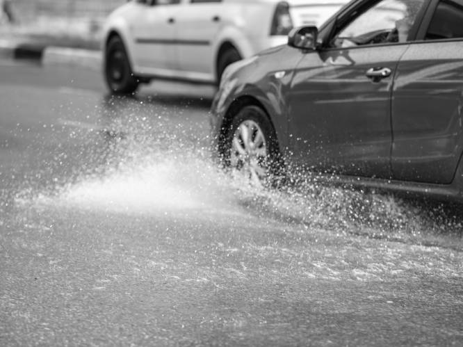 Fikse regenbui kan rijbereik van je elektri­sche auto tot wel 20 procent verminderen