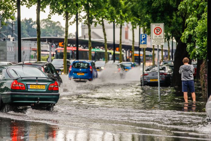 Noodweer Veroorzaakt 130 Meldingen Van Wateroverlast En Stormschade Dordrecht Ad Nl