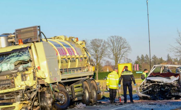 Dodelijke Crash Bij Helmond Slachtoffers Zijn Roemeense Arbeidsmigranten Die In Duitsland Woonden De Gevaarlijke N270 Ed Nl
