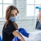 Hoeveel Belgen hebben nu hun vaccin gehad? En doen we het beter dan andere landen? Alle cijfers op een rij