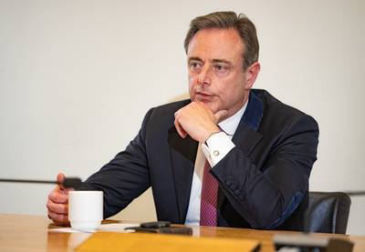 Bart De Wever: stikstofakkoord uitvoeren of volledige vergunningstop dreigt