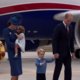 Britse prins George neemt op grappige manier afscheid van Canada