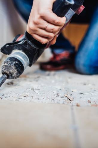 Meer dan duizend bouwbedrijven gingen dit jaar al failliet: wat als je aannemer plots de boeken neerlegt tijdens de werken?