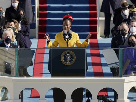 Basisschool Florida verbiedt gedicht dat werd voorgelezen bij Bidens inauguratie om ‘haatboodschappen’