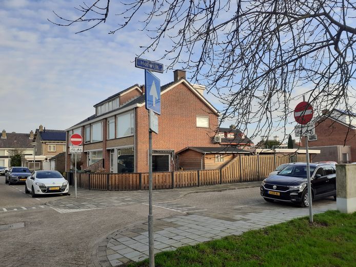 Chaos met verkeersborden in Wateringen.