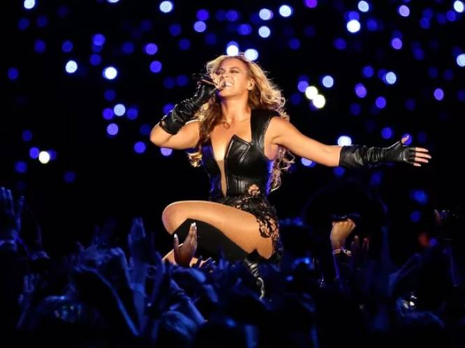 KIJK. Beyoncé trapt haar 'Renaissance'-tournee af in Zweden