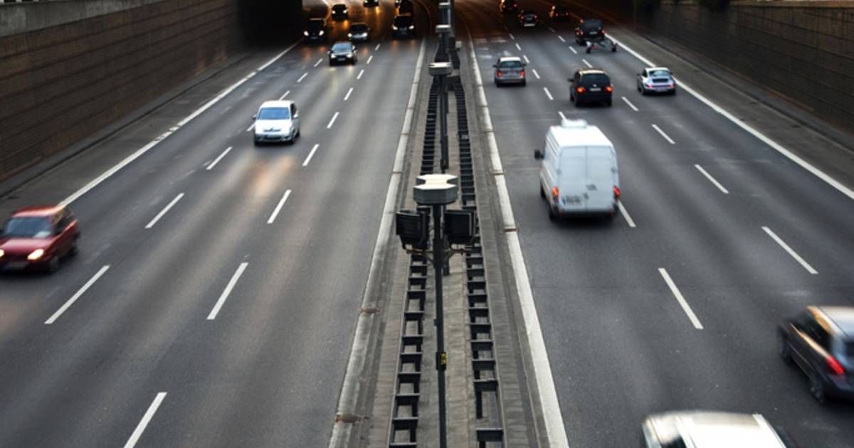 Snelheidsduivels op autobahn delen in schade | Buitenland ...