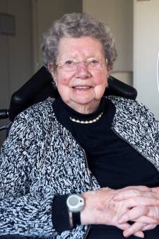 Bombardement van Rotterdam maakte diepe indruk op Co (95): ‘Stukjes van een bijbel vlogen naar Gouda’