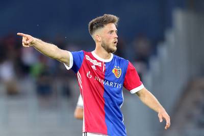 Van Wolfswinkel terug bij Vitesse: Basel is de favoriet
