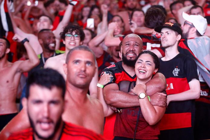 Fans van Flamengo kunnen het, kijkend naar grote schermen in Rio de Janeiro, niet geloven.