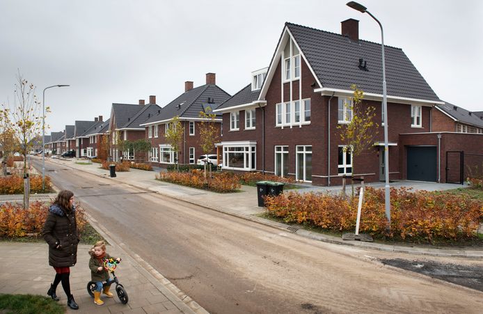 In de nieuwe wijk Casterhoven staan nu vooral grotere huizen. Straks komt er ook meer ruimte voor rijtjeshuizen waarvoor veel belangstelling bestaat.