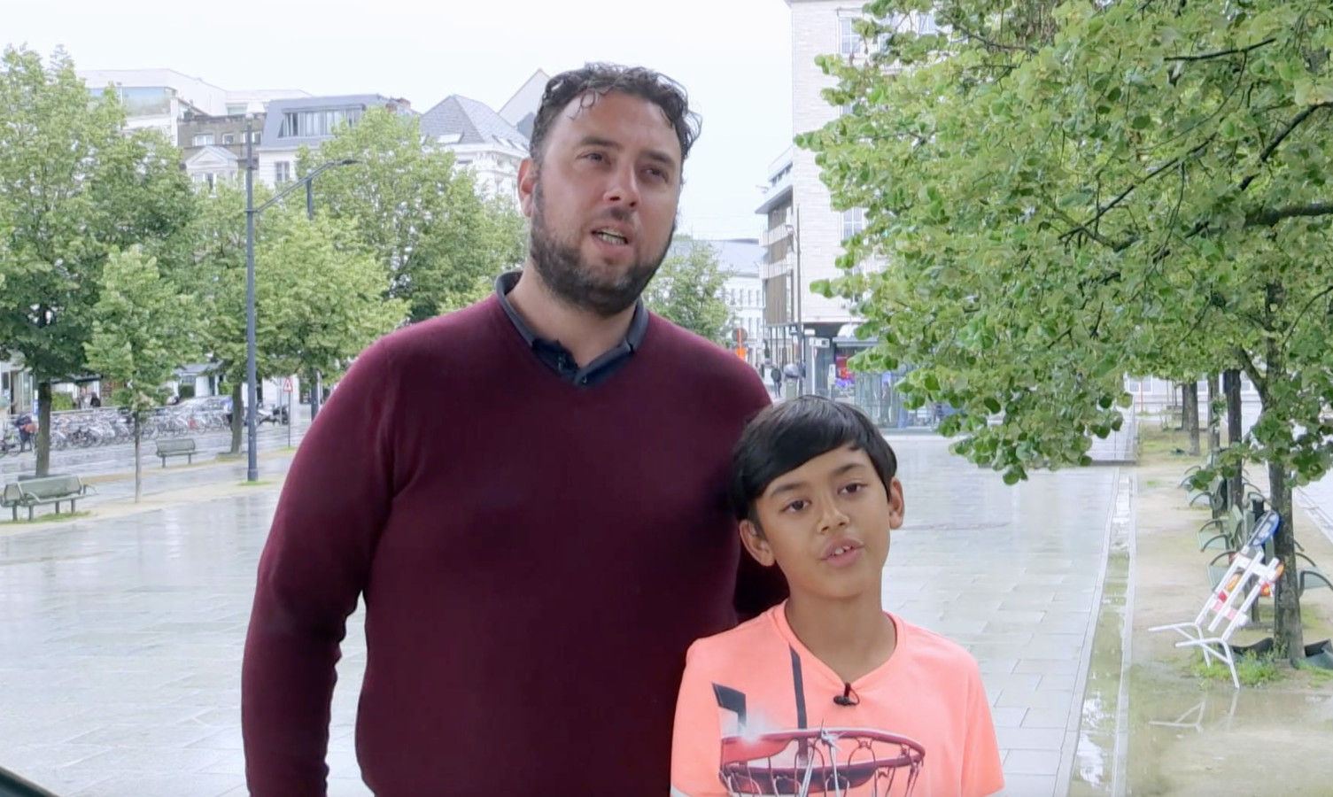 Alleenstaande vader Luis uit Steenrijk, Straatarm begint woensdag bij zijn nieuwe baan Foto