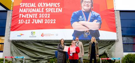G-sporter Marjolijn op groot geveldoek: Hengelose SWB Groep steunt Special Olympics 
