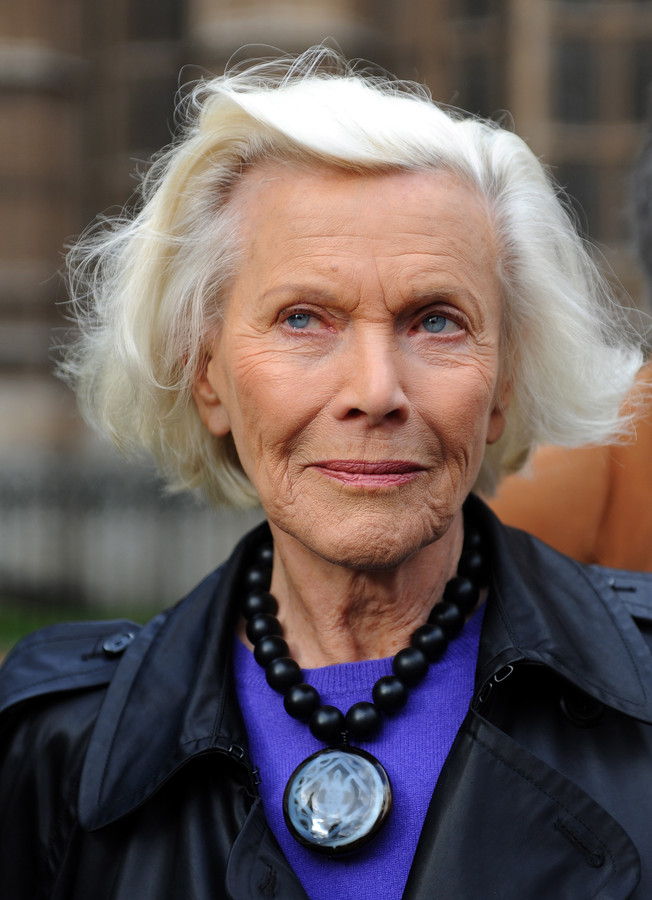 Actrice en Bond-girl Honor Blackman (94) overleden | Foto | hln.be