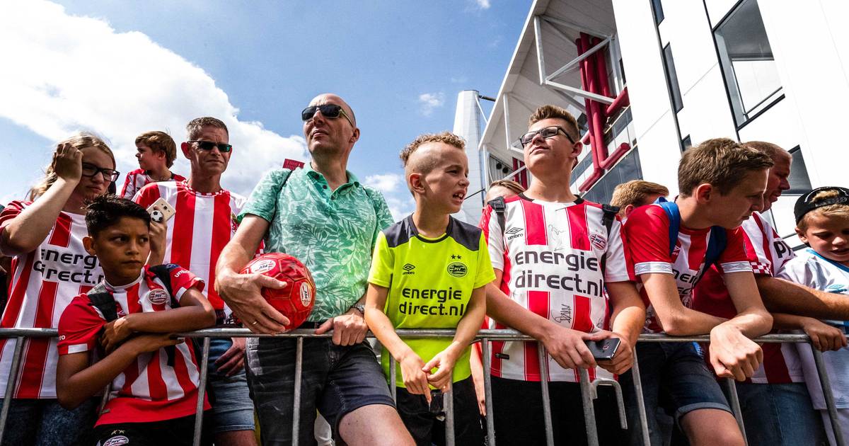 Al twee jaar op de wachtlijst voor een seizoenkaart van PSV Eindhoven ed.nl