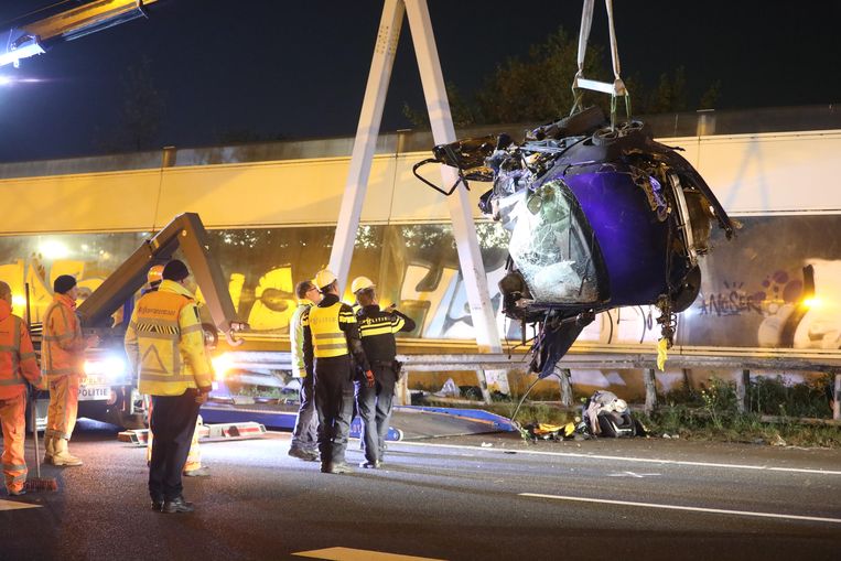 Bij een ongeval op de A12 in Den Haag zijn vier mensen om het leven gekomen.  Beeld ANP