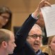 Parlementsleden mogen alleen pen en papier meenemen naar dossier F-16's: "Dit zijn 19de-eeuwse toestanden"