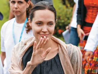 Zorgen om graatmagere Angelina Jolie: "Ze weegt nog maar 35 kilo"