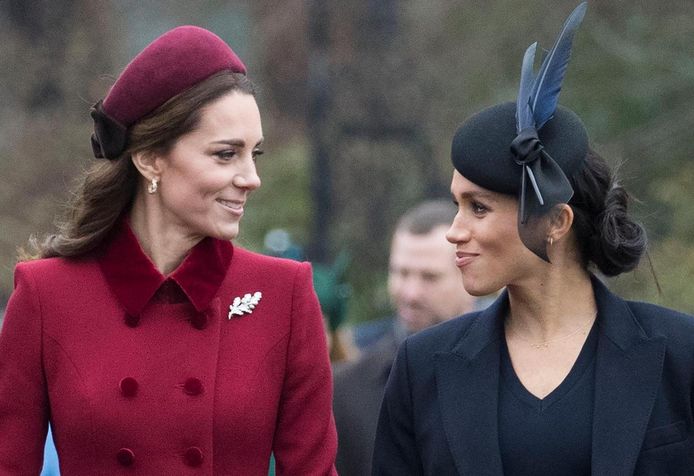 Kate en Meghan hebben al vier jaar niet meer tegen elkaar gesproken, zo schrijft Scobie.