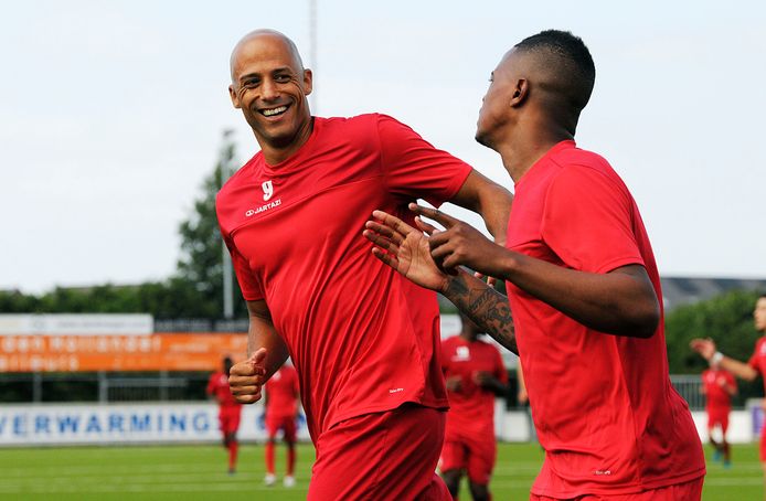 Berry Powel trainde deze zomer mee bij Team VVCS en Kozakken Boys.