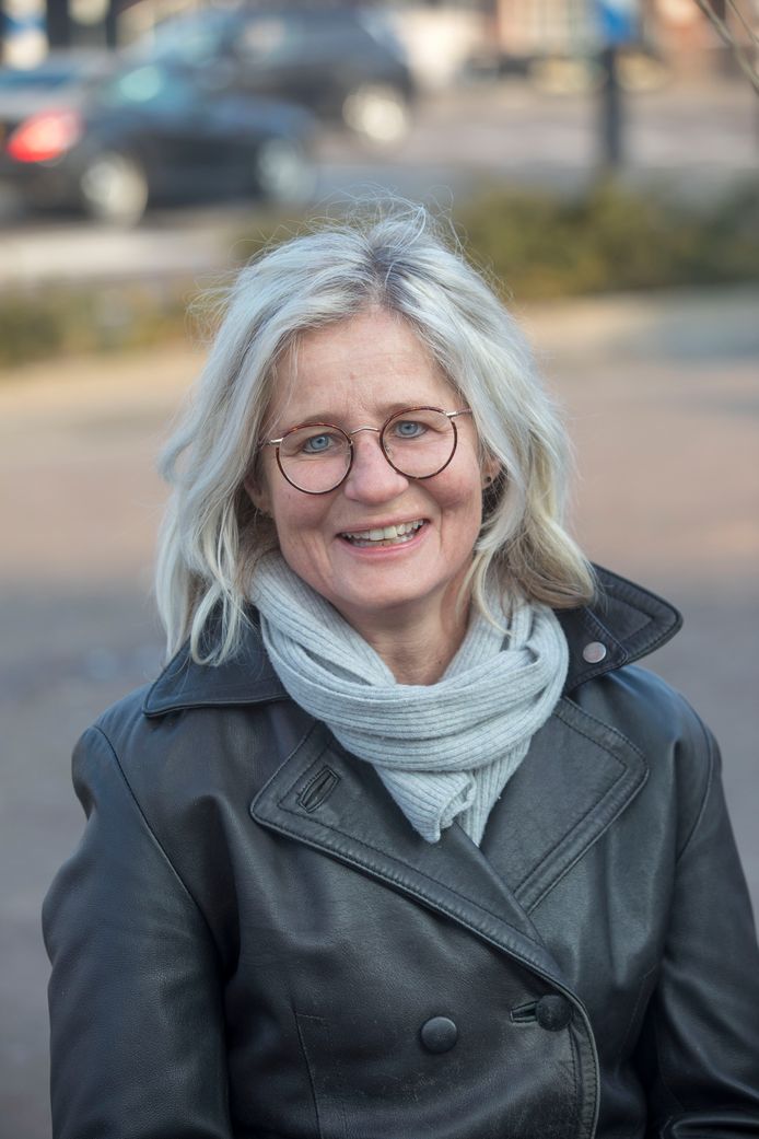 Ellen de Rooij is op zoek naar een betaalde baan. Ze merkt dat haar rolstoel voor werkgevers een struikelblok is.