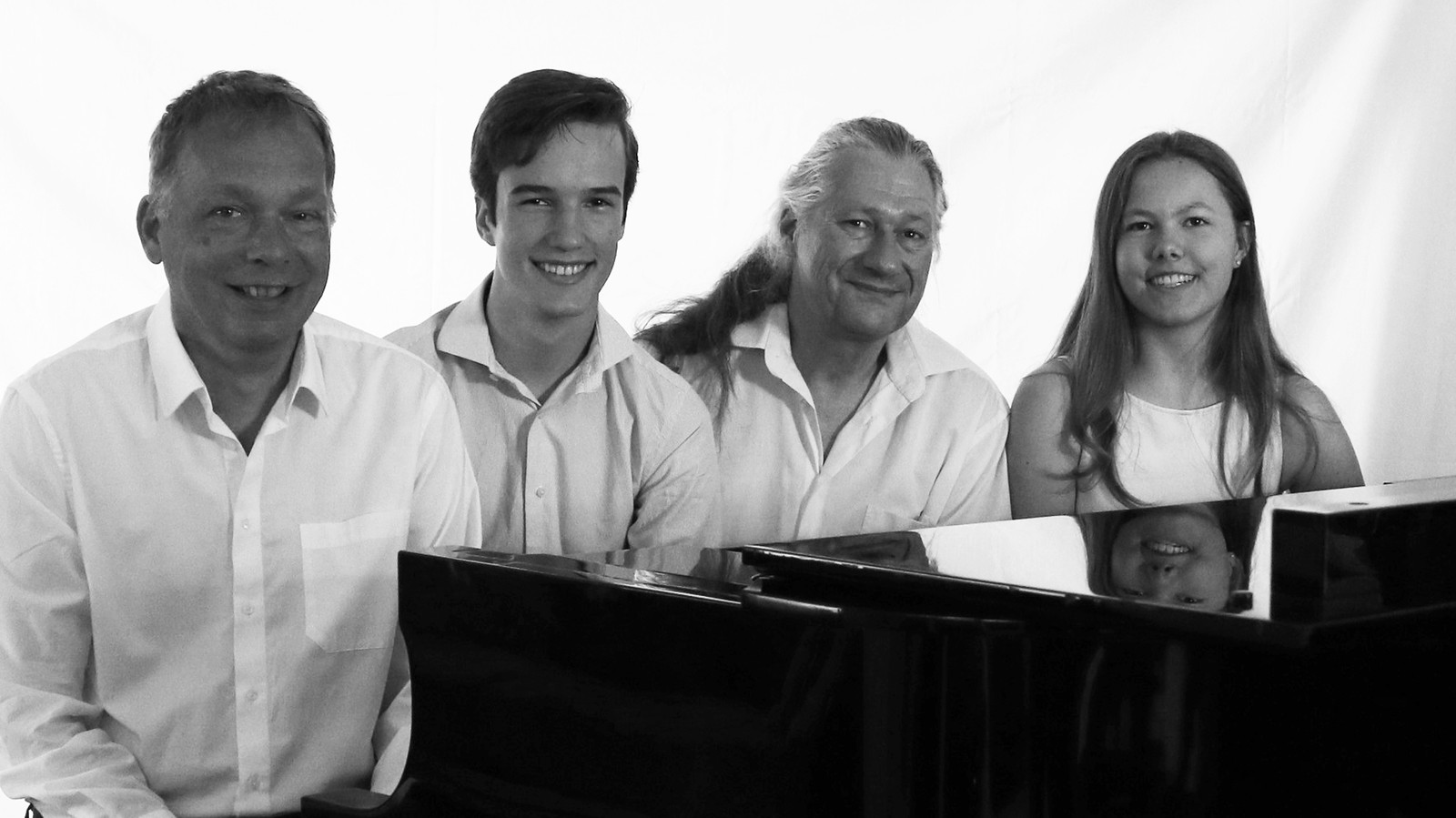 Edwin Mulder, Misha Vonk, Niek Duiven en Maxime Horsting.