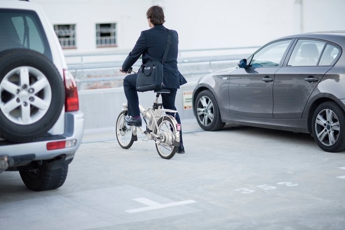 Steeds meer mensen komen met de fiets naar het werk en krijgen daarvoor een fietsvergoeding.