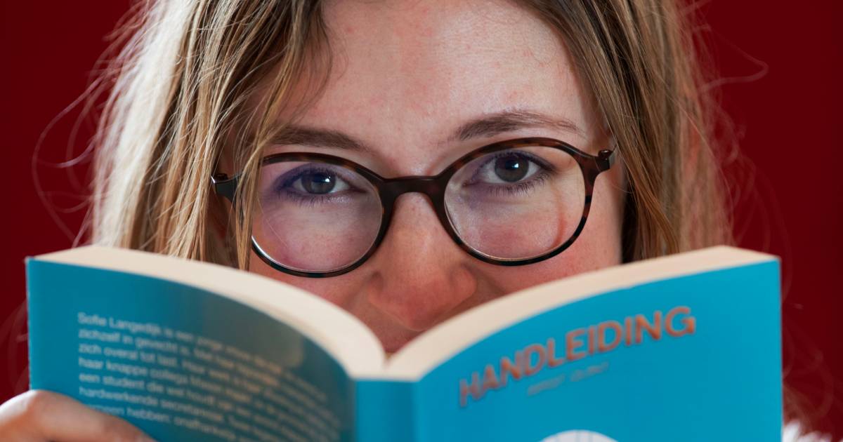 Birgit (25) schreef een boek over opgroeien en op jezelf wonen: ‘Iedereen heeft een gebruiksaanwijzi