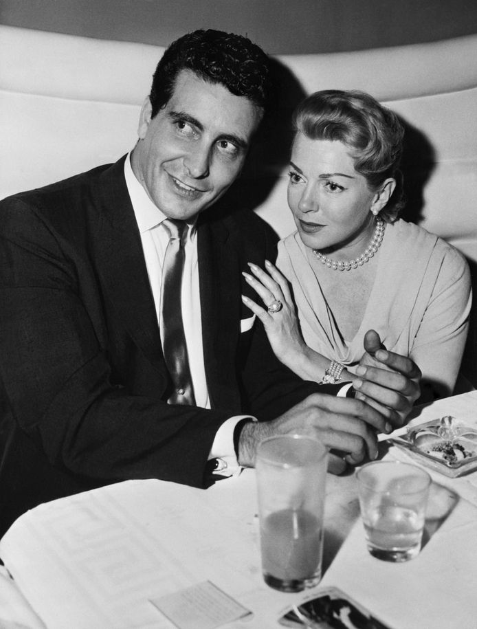 De glamoureuze filmster Lana Turner en haar vriend, maffiafiguur Johnny Stompanato.