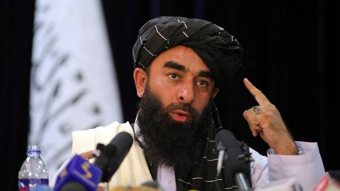 Les responsables talibans consultent, les évacuations se poursuivent depuis Kaboul