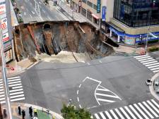 Un cratère se forme en pleine rue au Japon