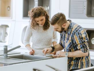 "De verkoper vertelde dat we alvast onze handtekening moesten zetten, dus deden we dat": Bodil (44) kocht per ongeluk twéé keukens