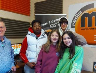 Tweedejaars atheneum Zottegem brengen opendeuravond op de radio