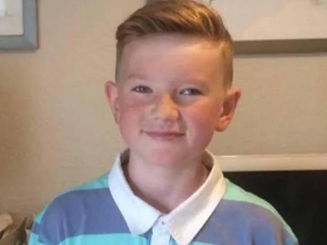 Vermiste Britse jongen na zes jaar gevonden in Frankrijk: “Dagenlang de Pyreneeën over getrokken na ontvluchten commune”