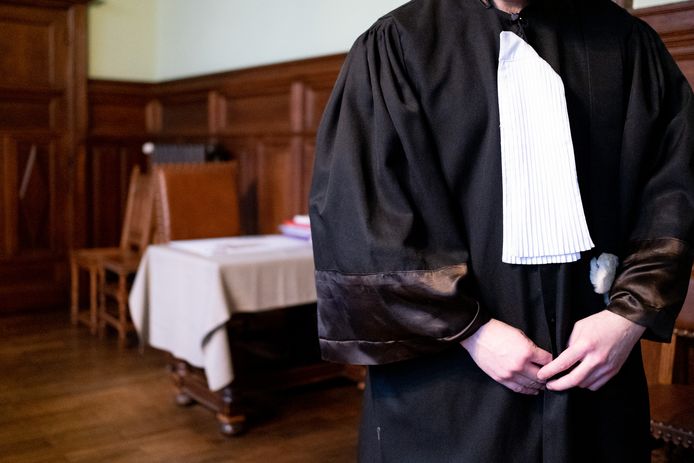 Een advocaat in de correctionele zittingszaal van de rechtbank in Mechelen.