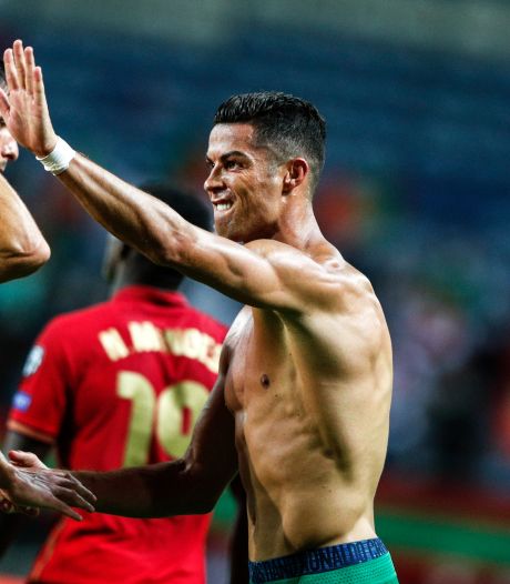 Uitzinnige Cristiano Ronaldo geschorst na verbeteren wereldrecord: ‘Sorry, emoties namen de overhand’
