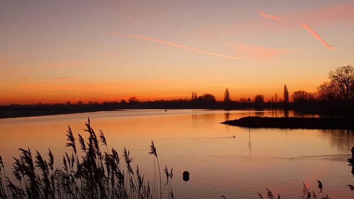 Zonsopgang in de Brabantse gemeente Altena.