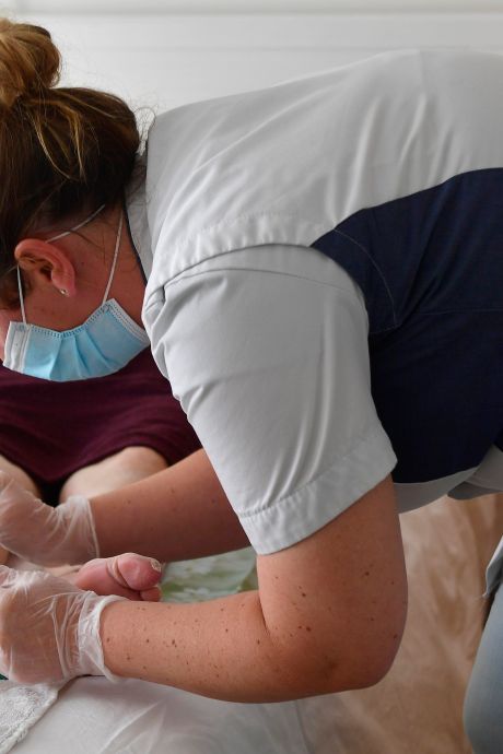 35 secondes pour une injection: les soignants à domicile dénoncent une baisse du temps pour administrer les soins aux patients