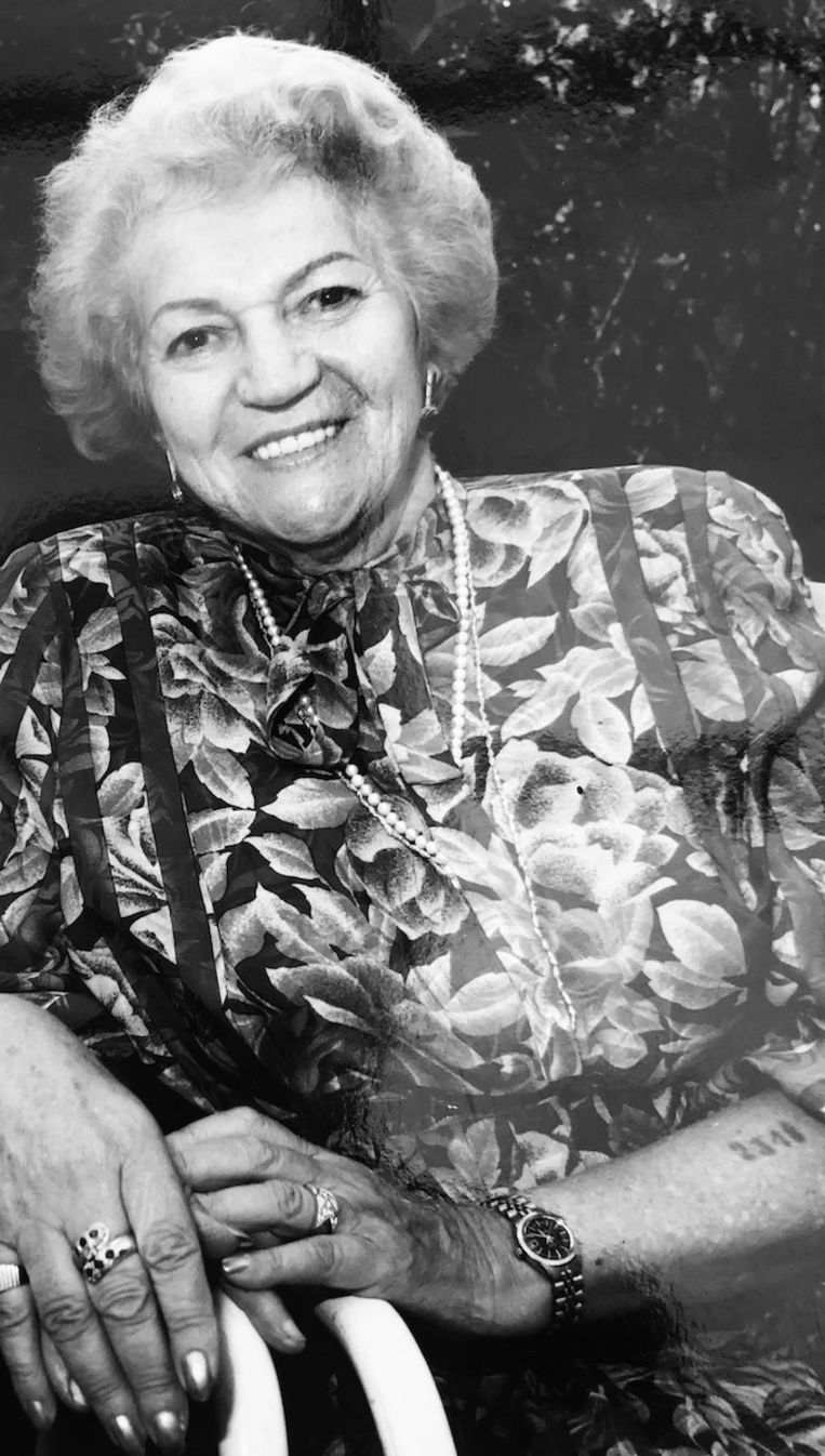 Magda Hellinger: 'Op mijn linkeronderarm stond '2318' getatoeëerd. Dat nummer was voor de meeste SS'ers mijn naam.' Beeld rv