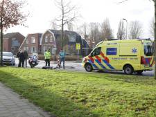 Fietser met onbekend letsel naar ziekenhuis na aanrijding in Rijssen