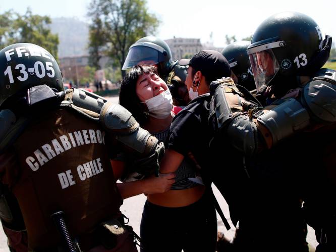 President Chili belooft “nieuw sociaal contract” na massale protesten